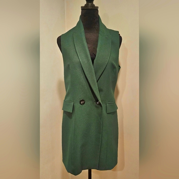 NEVER WORN. Beautiful, tailored Zara vest. - Picture 2 of 4